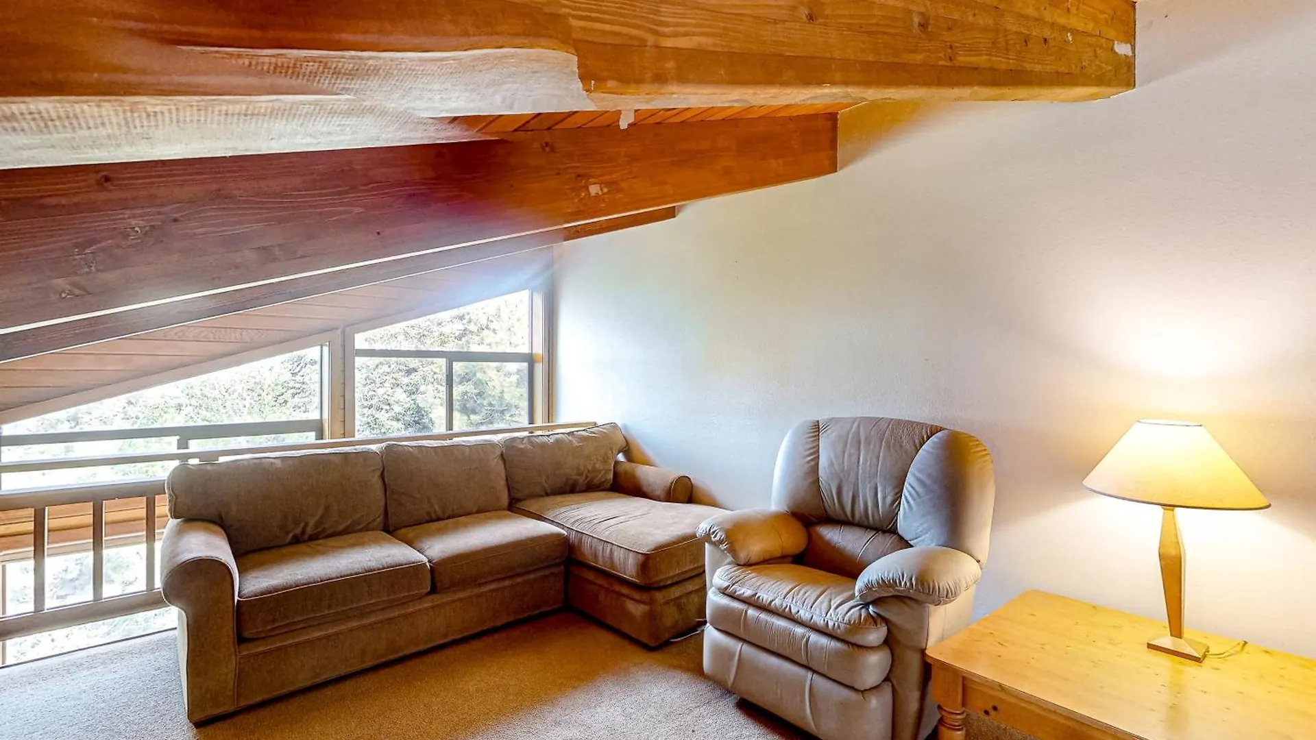 Snow Country 8 Apartment Mammoth Lakes