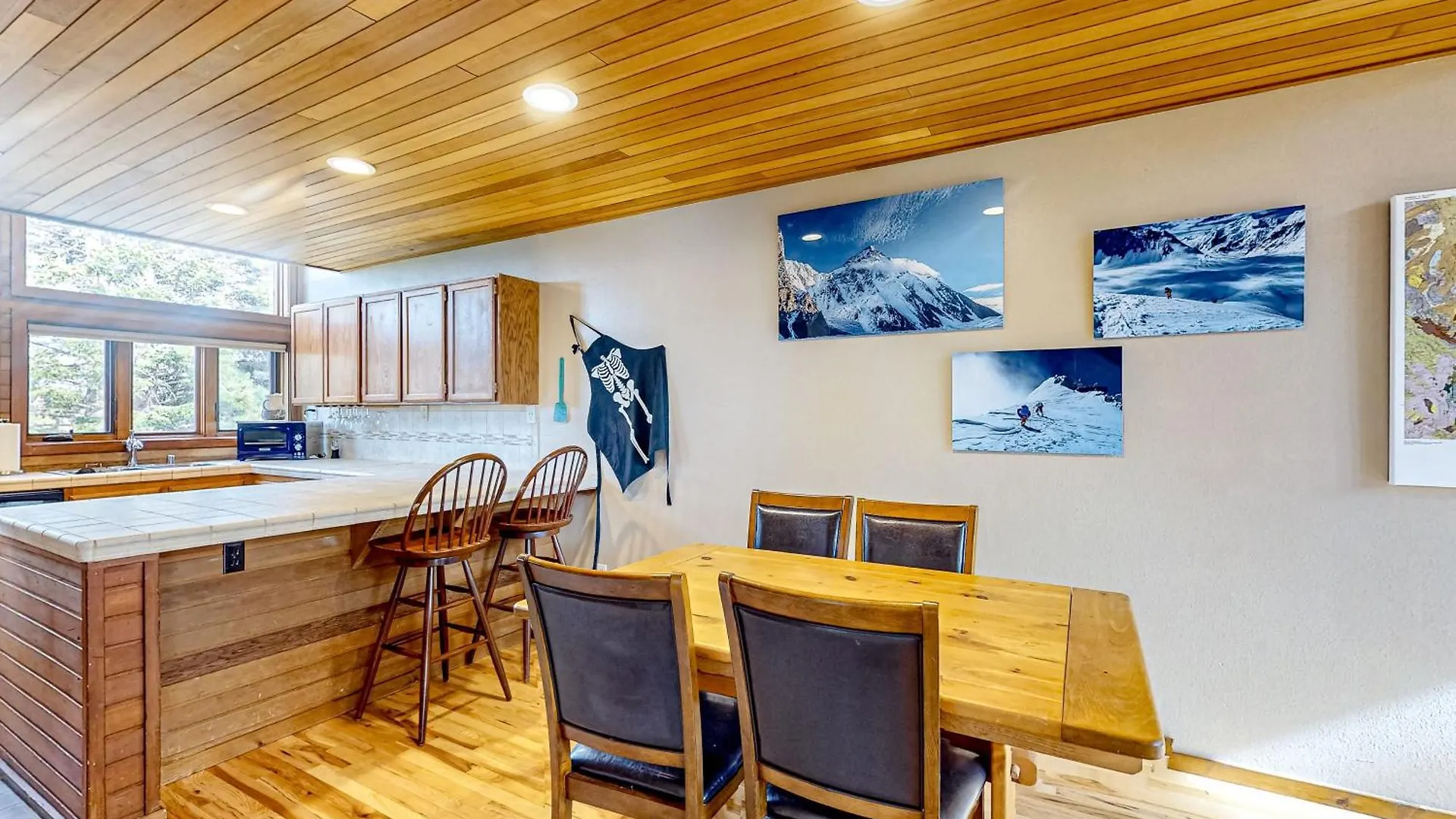 Snow Country 8 Apartment Mammoth Lakes