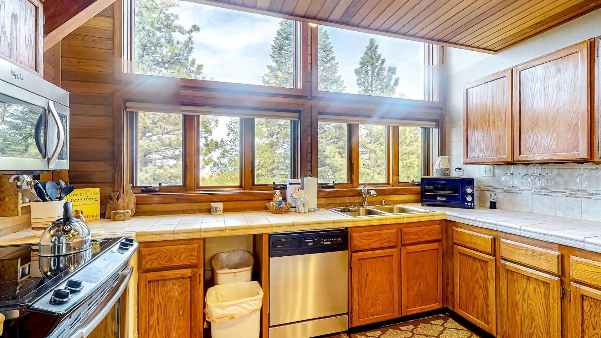 Snow Country 8 Apartment Mammoth Lakes